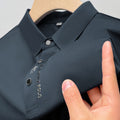 camisa-polo, moda-masculina, elegância-clássica, estilo-sofisticado, peça-iconica, design-minimalista, conforto-elegante, corte-impecável, detalhes-refinados, emblema-bordado, paleta-versátil, casual-elegante, sofisticação-atemporal, clássico-moderno, estilo-profissional, guarda-roupa-versátil, qualidade-premium, atenção-aos-detalhes, autenticidade-distinta, versatilidade-refinada  Editar texto alternativo